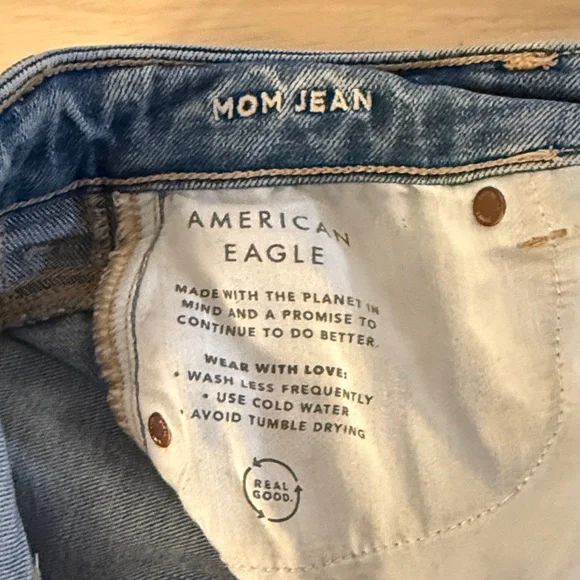 American Eagle Outfitters Women’s Mom Jean, size 0 Short - Picture 12 of 12